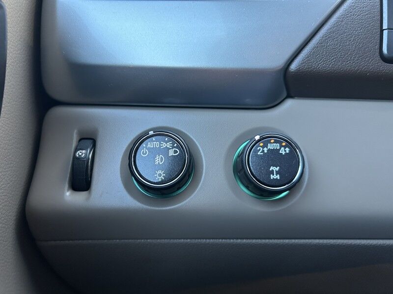 2018 Chevrolet Suburban LT - FROM CALIFORNIA - SPOTLESS FRAME Whitinsville MA