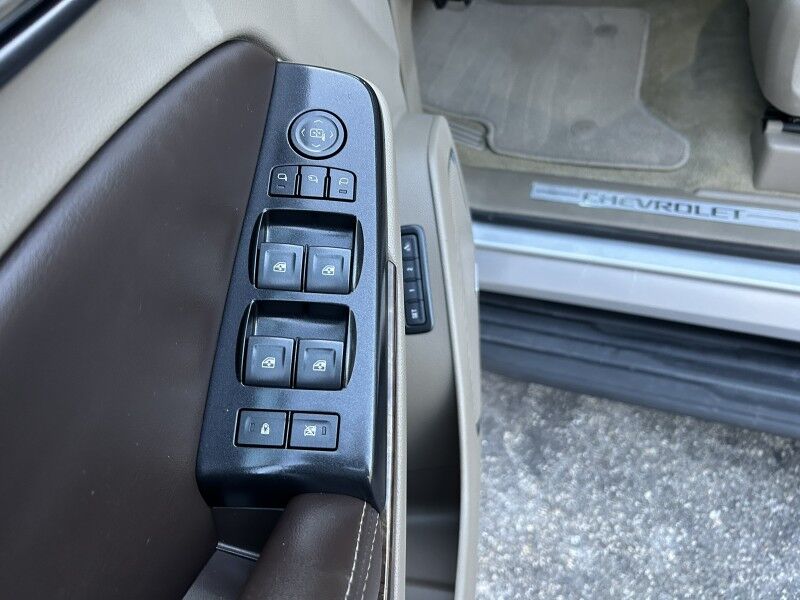 2018 Chevrolet Suburban LT - FROM CALIFORNIA - SPOTLESS FRAME Whitinsville MA