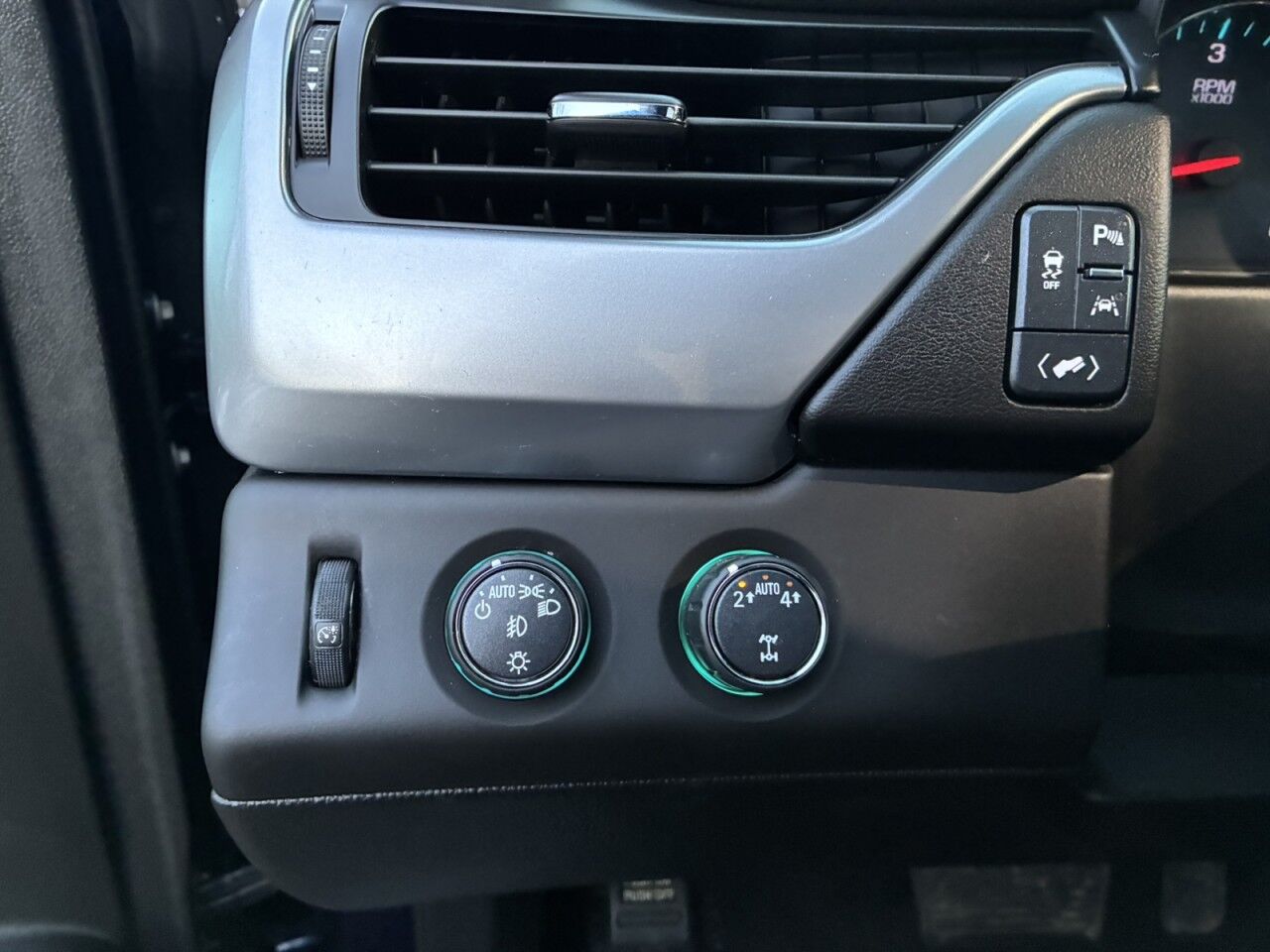 2018 Chevrolet Suburban LT Charlton MA