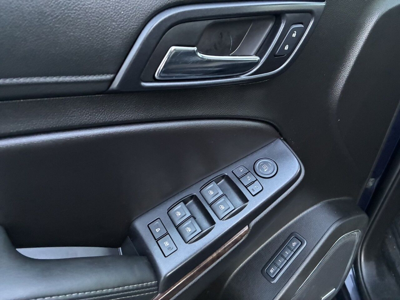 2018 Chevrolet Suburban LT Charlton MA