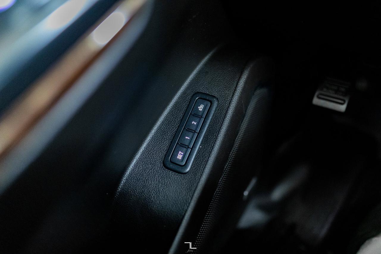 2018 Chevrolet Tahoe AWD LT Luxury Leather Roof Nav Red Deer AB