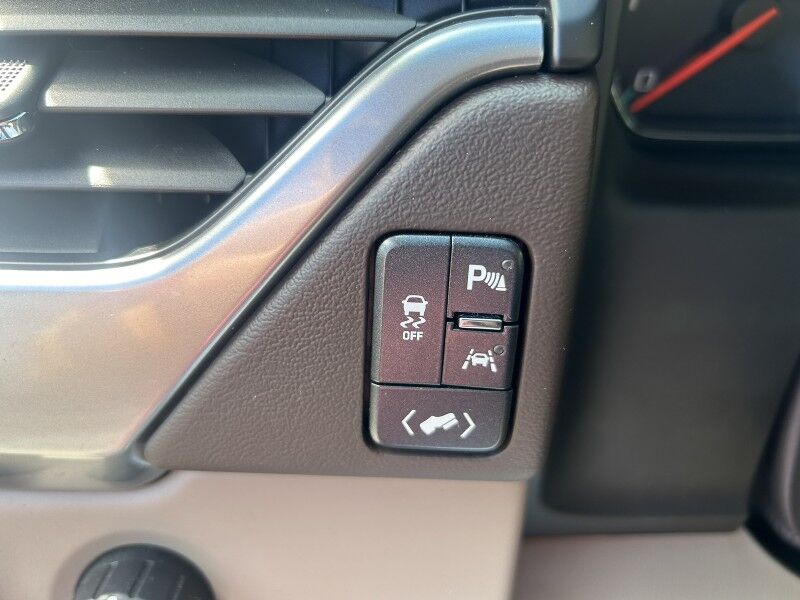 2018 Chevrolet Tahoe LT - SUPER CLEAN - ZERO RUST - EXTRA SHARP Webster MA