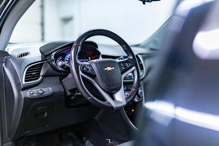 2018 Chevrolet Trax AWD LT Leather Roof BCam Red Deer AB 2018 Chevrolet Trax AWD LT Leather Roof BCam Red Deer AB