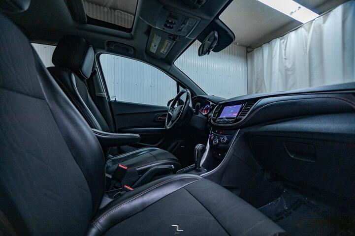 2018 Chevrolet Trax AWD LT Leather Roof BCam Red Deer AB 2018 Chevrolet Trax AWD LT Leather Roof BCam Red Deer AB