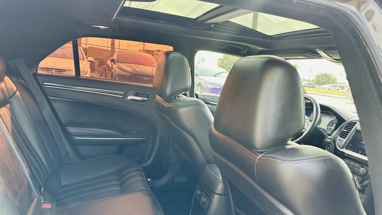 2018 Chrysler 300 300S moon roof Dallas TX