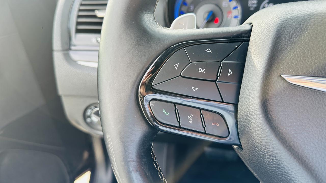 2018 Chrysler 300 300S moon roof Dallas TX