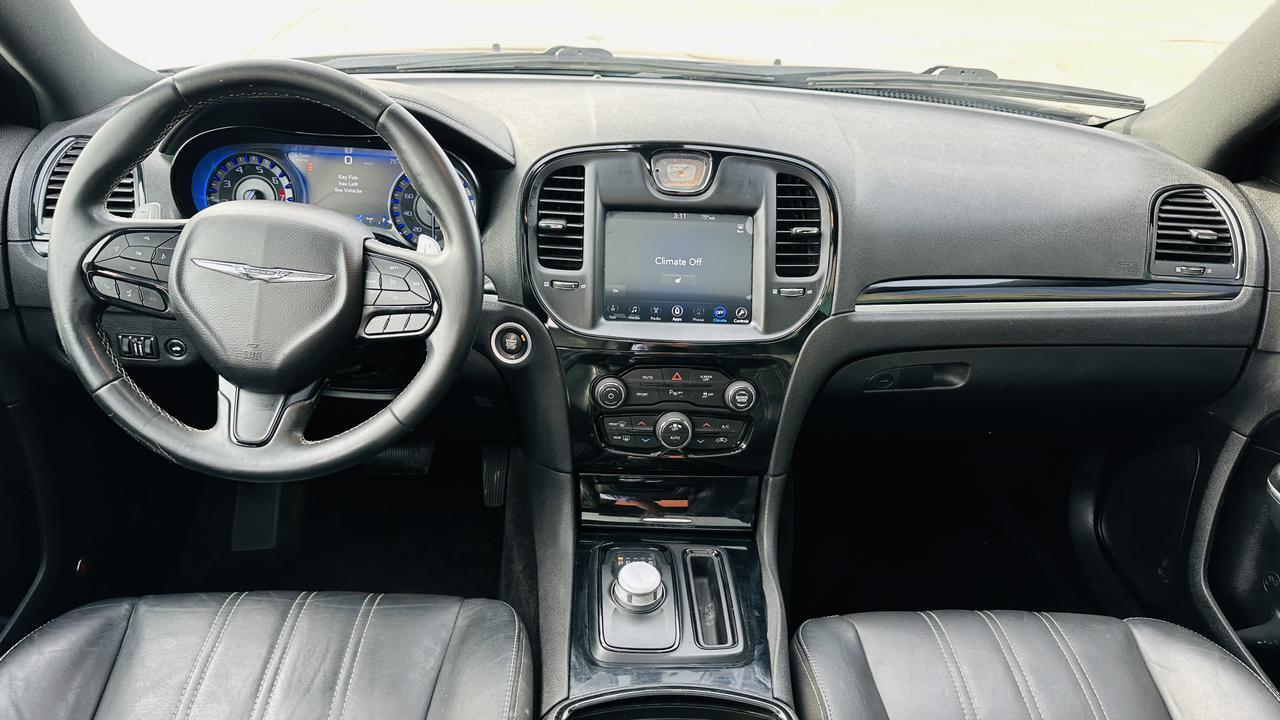 2018 Chrysler 300 300S moon roof Dallas TX