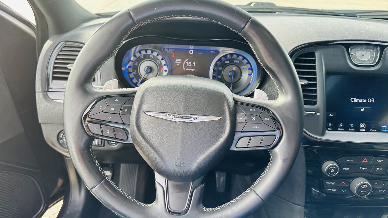 2018 Chrysler 300 300S moon roof Dallas TX