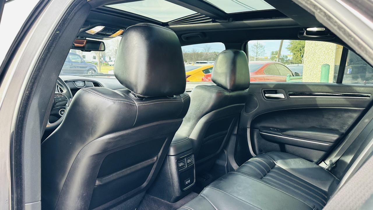 2018 Chrysler 300 300S moon roof Dallas TX