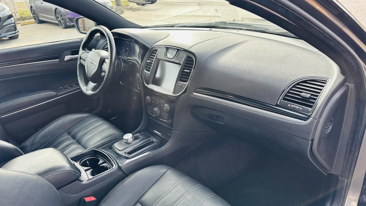 2018 Chrysler 300 300S moon roof Dallas TX