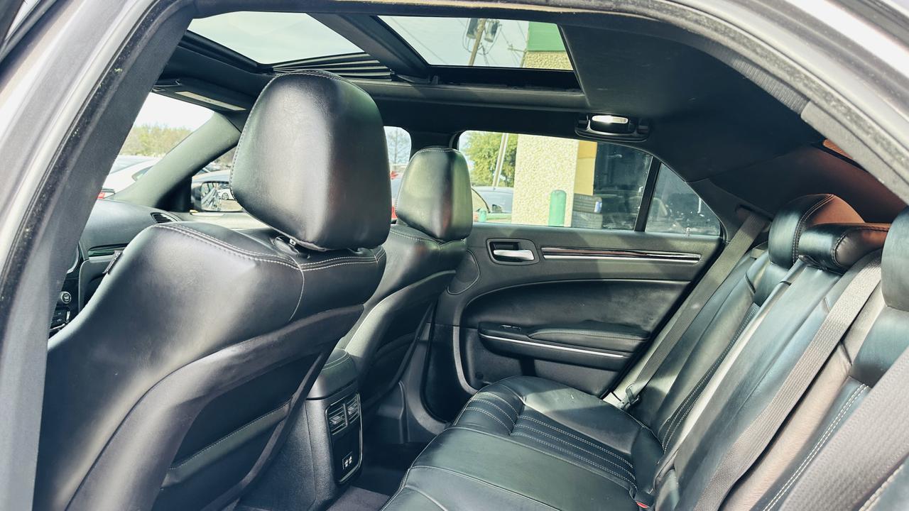 2018 Chrysler 300 300S moon roof Dallas TX