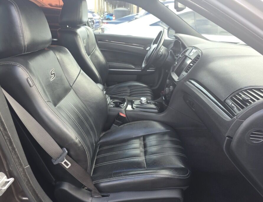 2018 Chrysler 300 300S moon roof Dallas TX