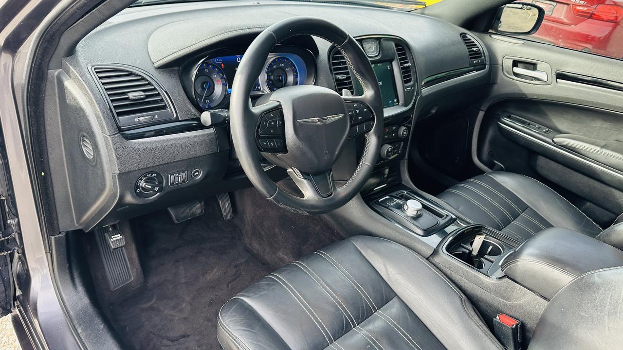 2018 Chrysler 300 300S moon roof Dallas TX