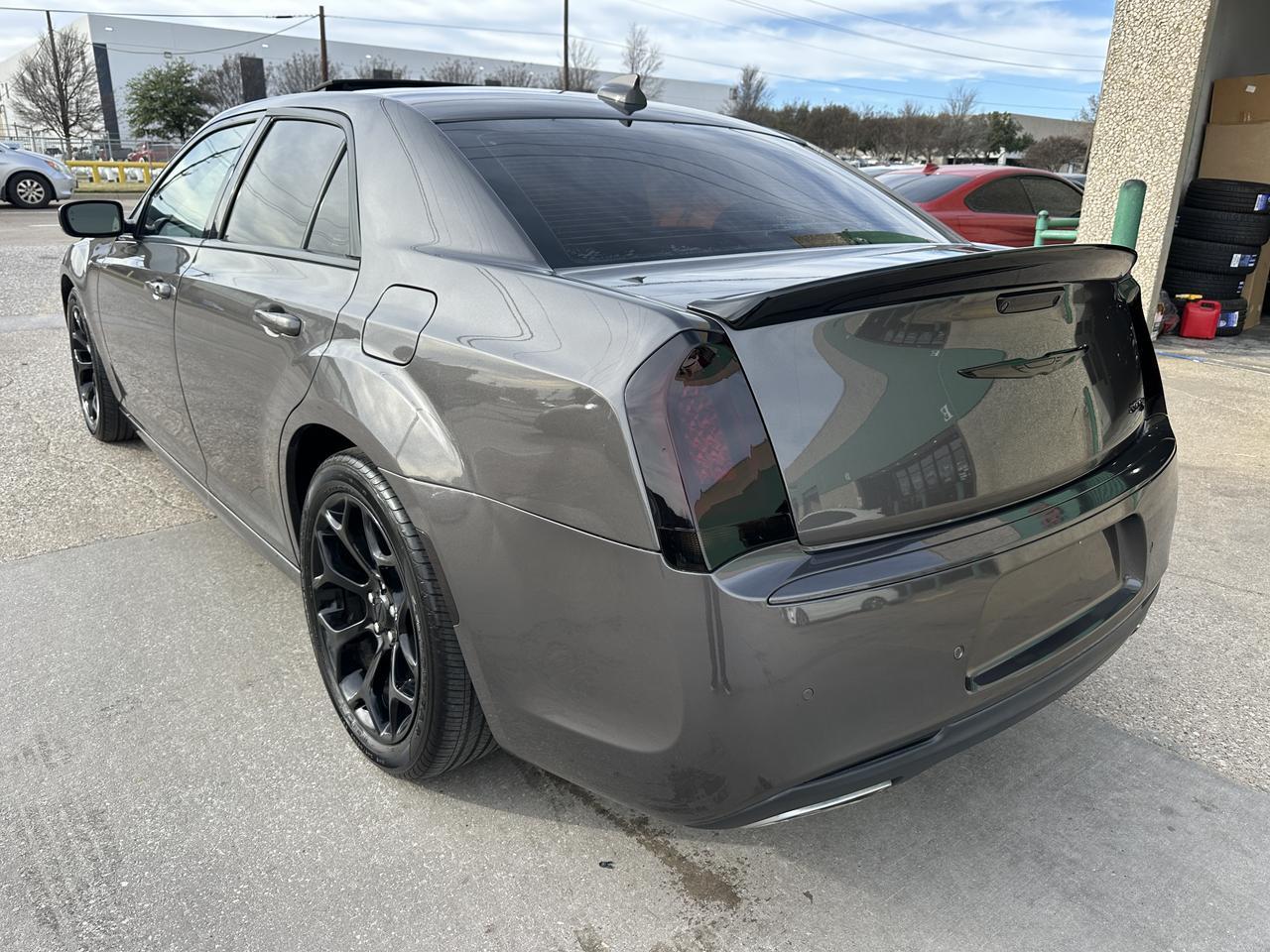 2018 Chrysler 300 300S moon roof Dallas TX