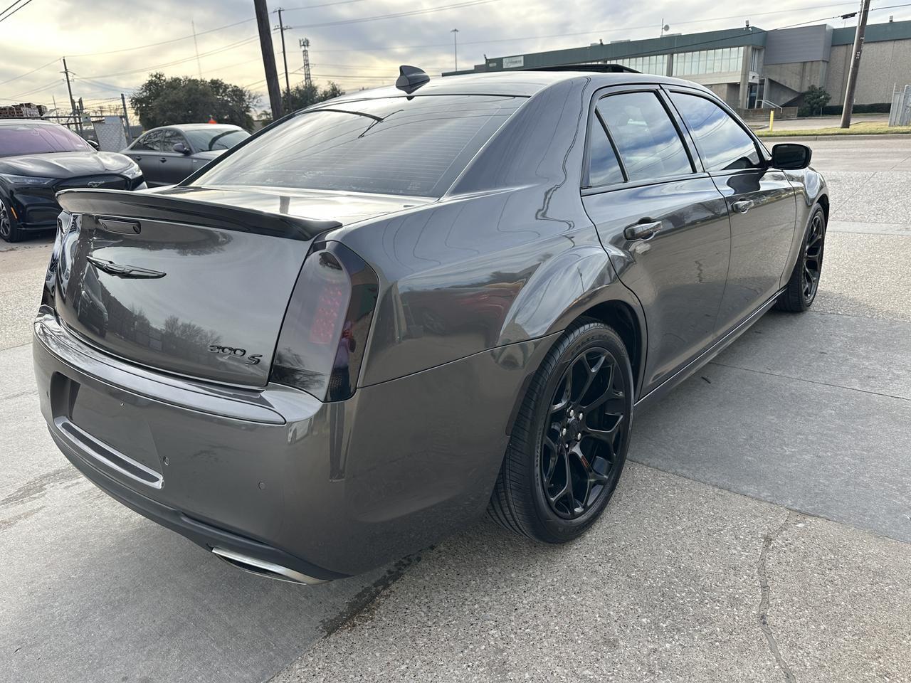 2018 Chrysler 300 300S moon roof Dallas TX
