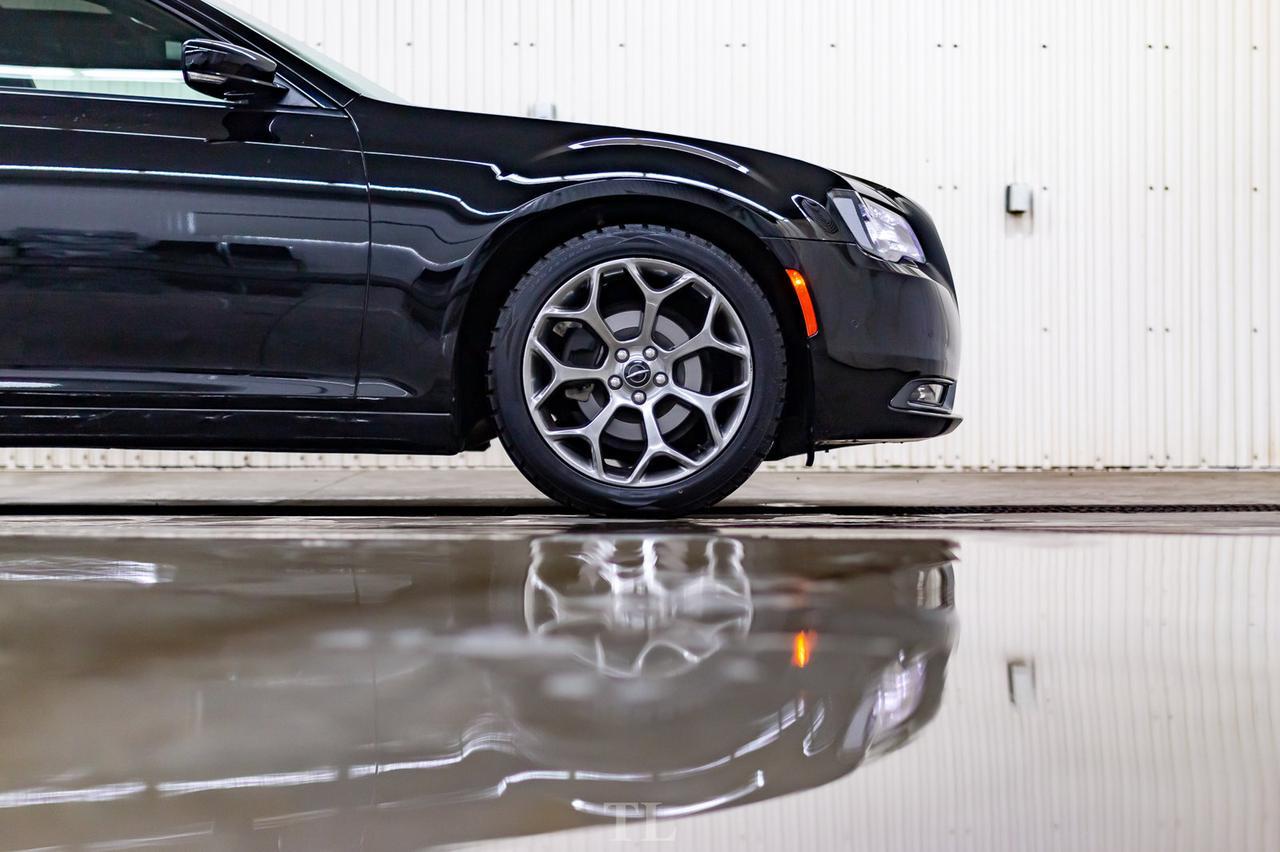 2018 Chrysler 300 S Leather Roof Nav BCam Red Deer AB