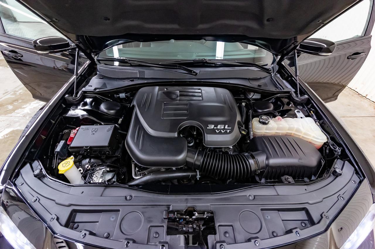 2018 Chrysler 300 S Leather Roof Nav BCam Red Deer AB