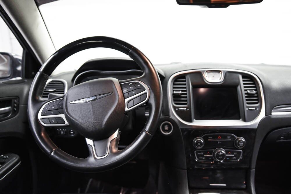 2018 Chrysler 300 Touring Akron OH