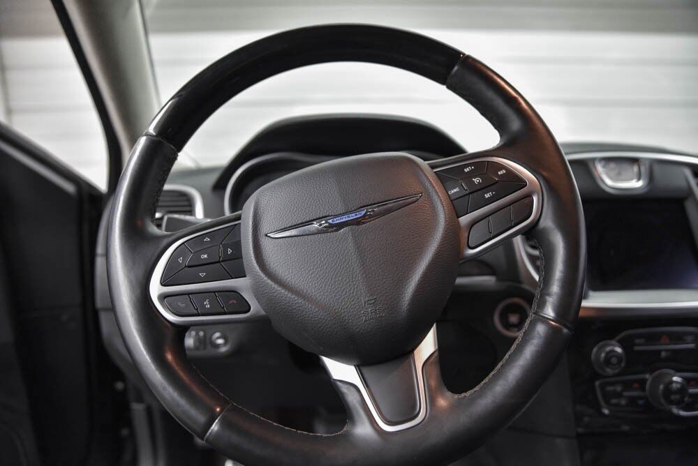 2018 Chrysler 300 Touring Akron OH