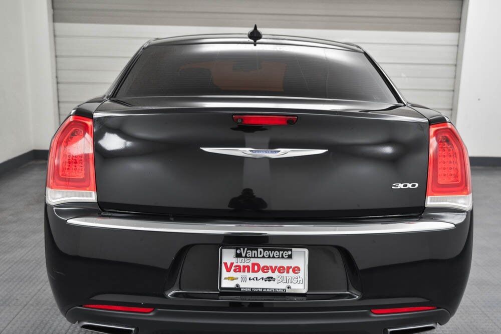 2018 Chrysler 300 Touring Akron OH