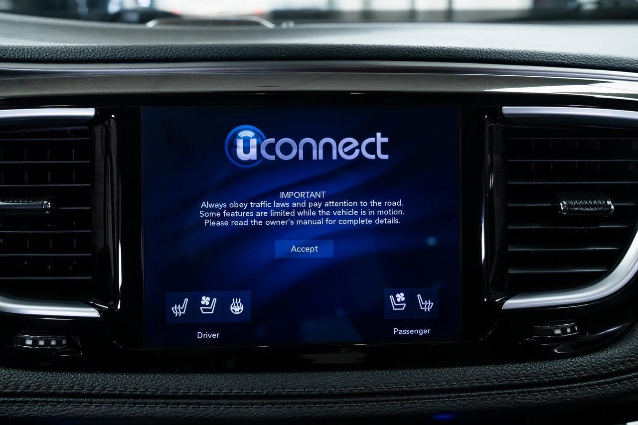 2018 Chrysler Pacifica Hybrid Limited 3rd Row Seating Pano Roof Portland OR