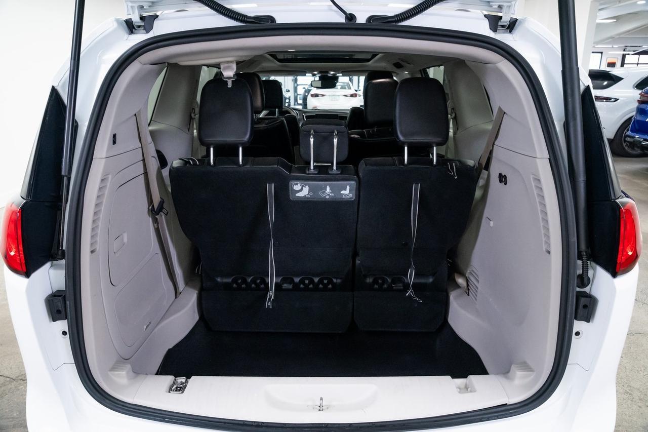 2018 Chrysler Pacifica Hybrid Limited 3rd Row Seating Pano Roof Portland OR