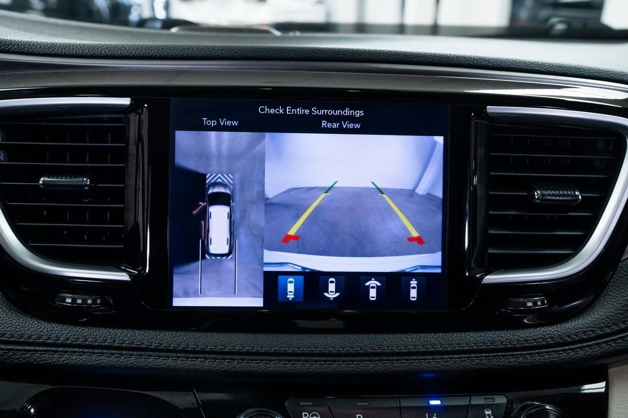 2018 Chrysler Pacifica Hybrid Limited 3rd Row Seating Pano Roof Portland OR