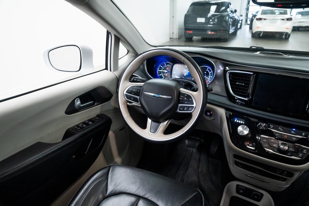 2018 Chrysler Pacifica Hybrid Limited 3rd Row Seating Pano Roof Portland OR