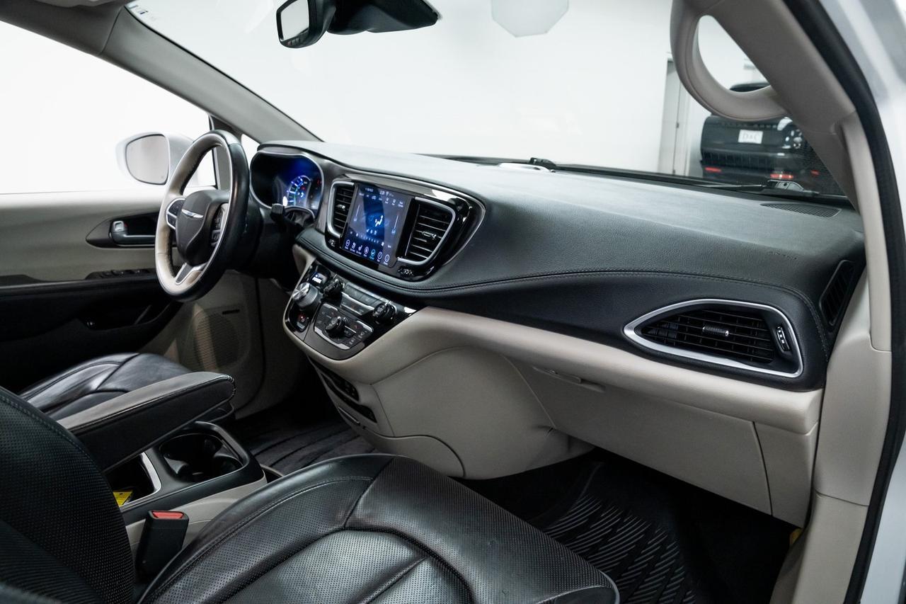 2018 Chrysler Pacifica Hybrid Limited 3rd Row Seating Pano Roof Portland OR