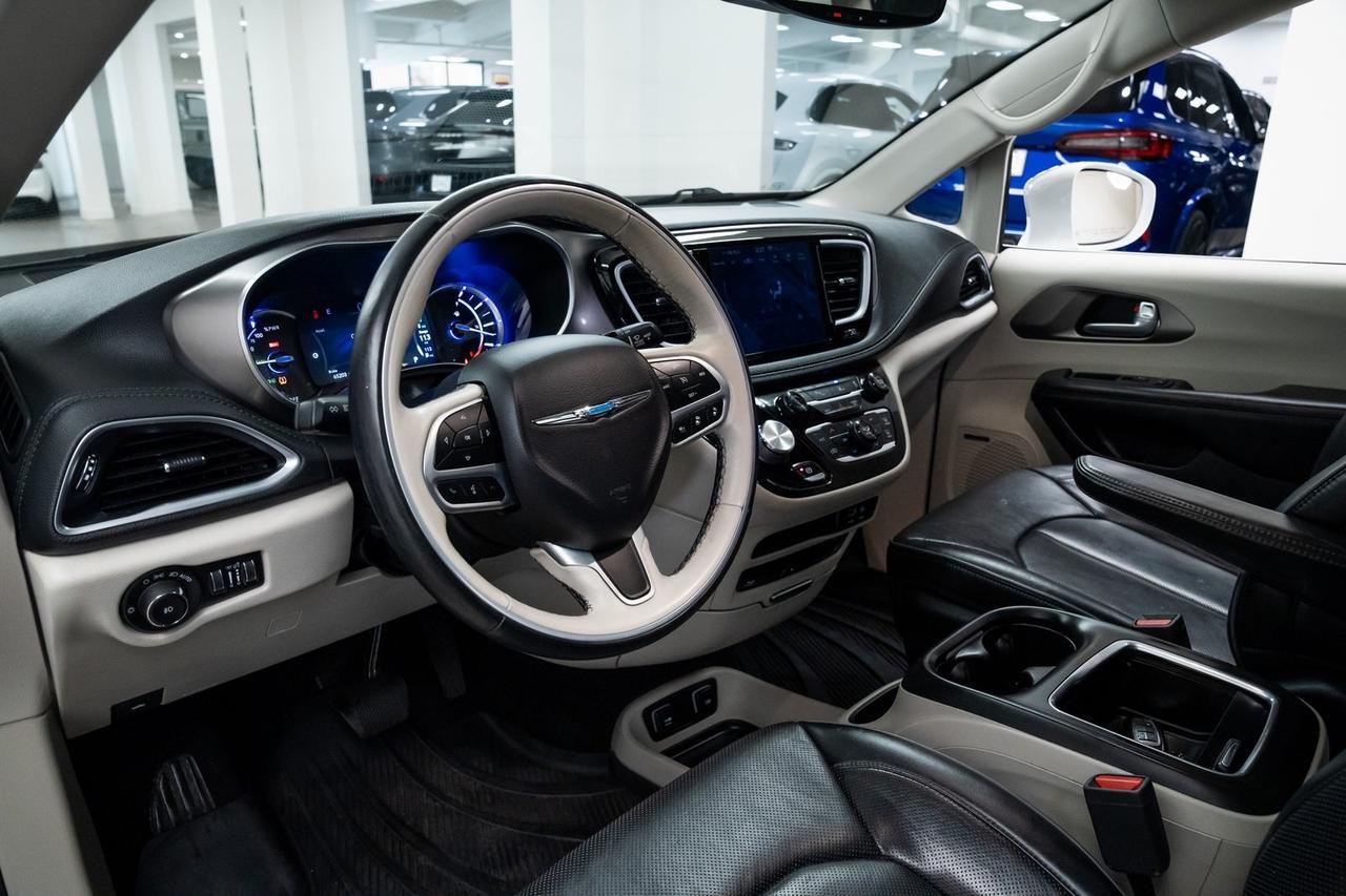 2018 Chrysler Pacifica Hybrid Limited 3rd Row Seating Pano Roof Portland OR