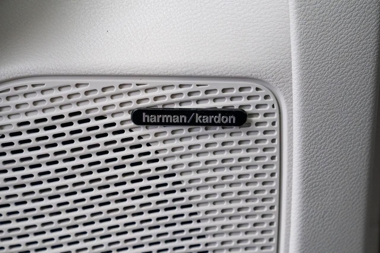 2018 Chrysler Pacifica Hybrid Limited 3rd Row Seating Pano Roof Portland OR