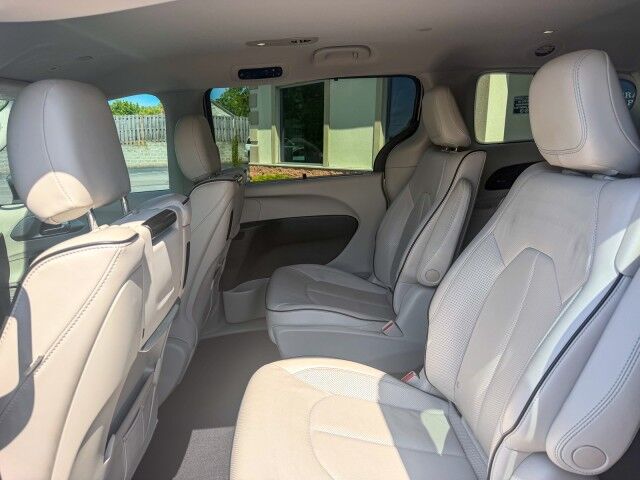 2018 Chrysler Pacifica Hybrid Limited Conover NC
