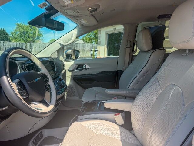 2018 Chrysler Pacifica Hybrid Limited Conover NC