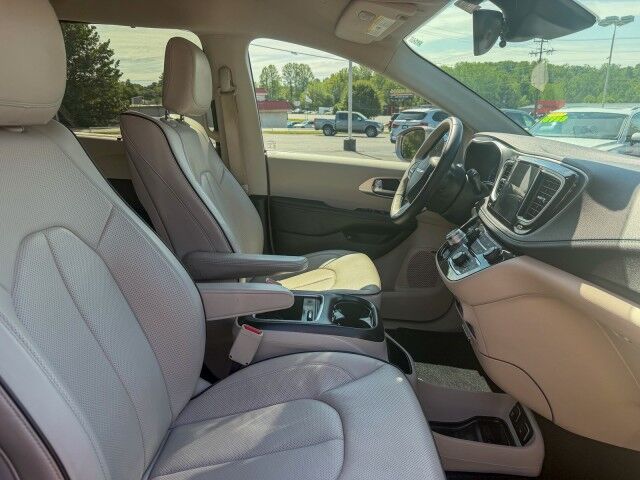 2018 Chrysler Pacifica Hybrid Limited Conover NC