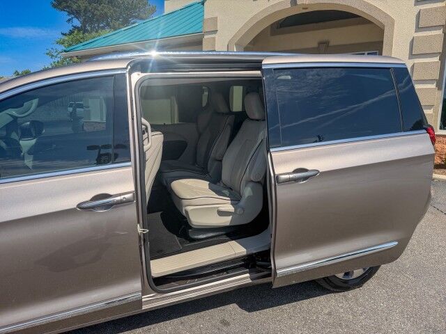 2018 Chrysler Pacifica Hybrid Limited Conover NC