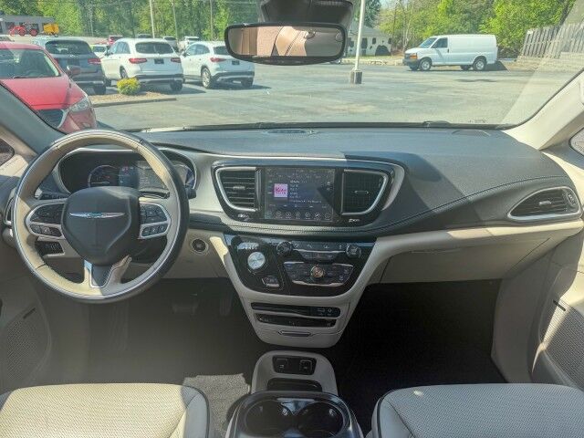 2018 Chrysler Pacifica Hybrid Limited Conover NC