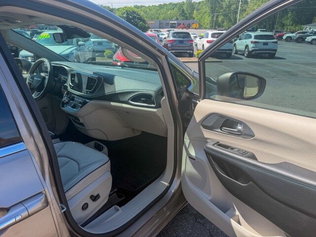 2018 Chrysler Pacifica Hybrid Limited Conover NC