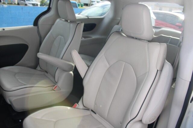 2018 Chrysler Pacifica Hybrid Limited Melbourne FL