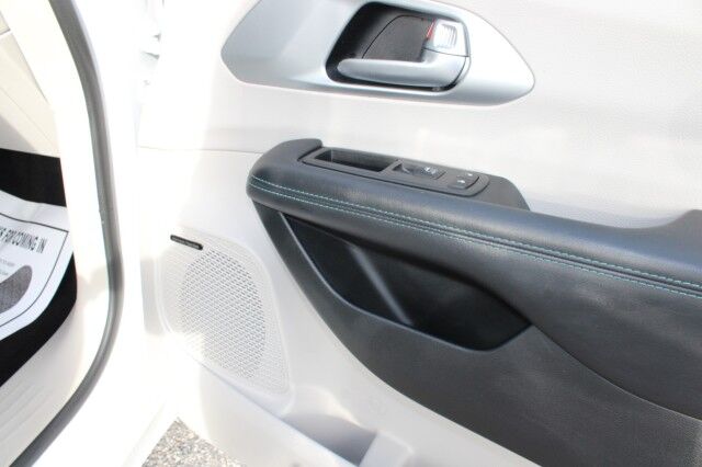 2018 Chrysler Pacifica Hybrid Limited Melbourne FL