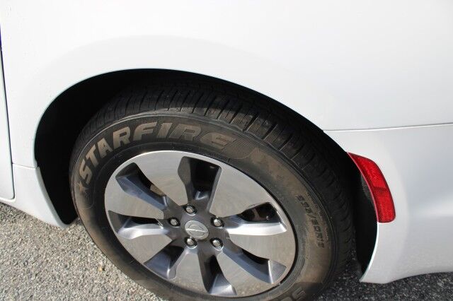 2018 Chrysler Pacifica Hybrid Limited Melbourne FL