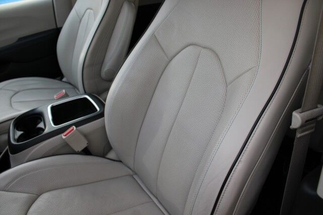 2018 Chrysler Pacifica Hybrid Limited Melbourne FL