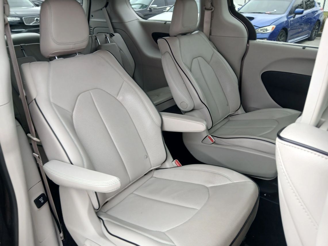 2018 Chrysler Pacifica Hybrid Limited Minivan 4D Maitland FL