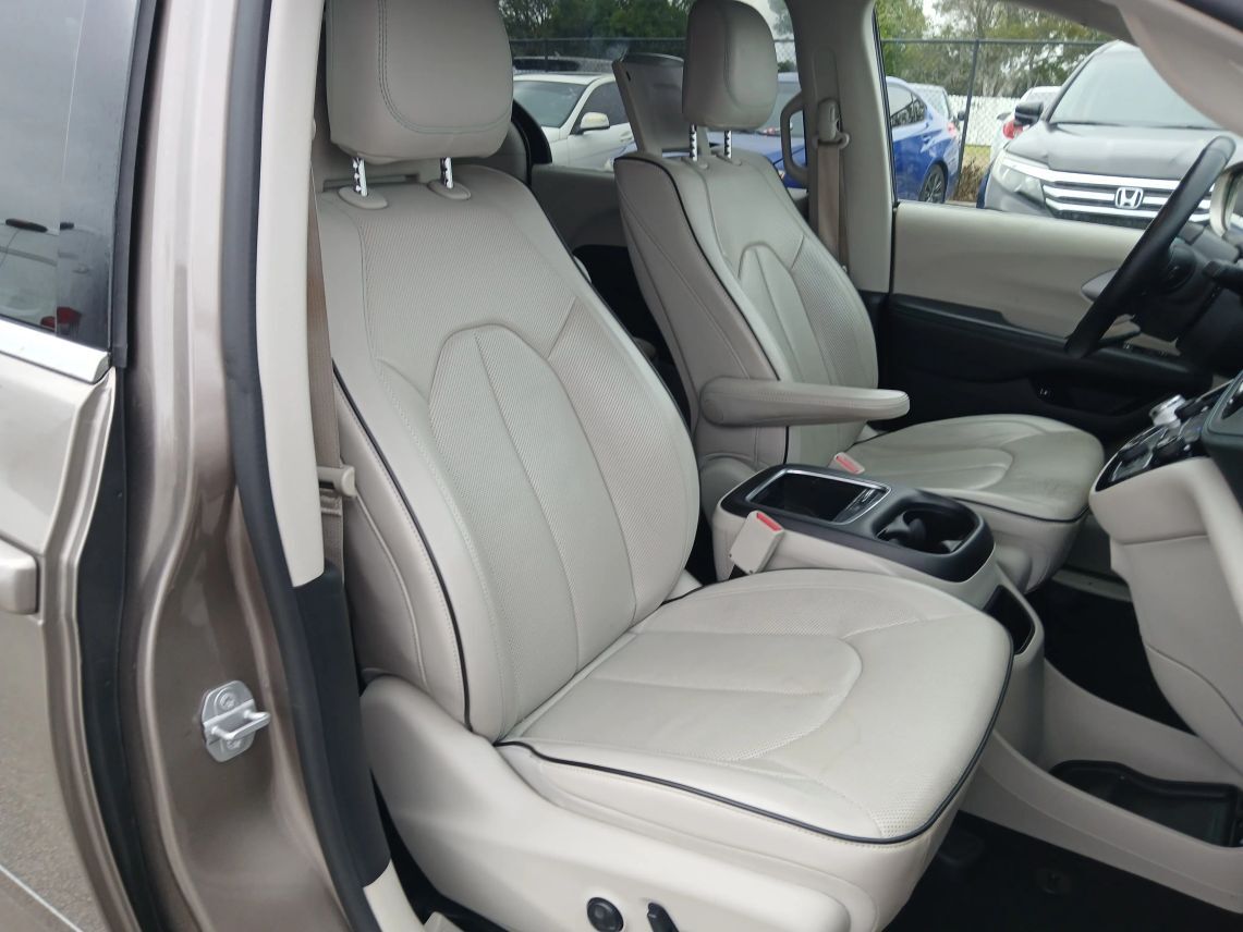 2018 Chrysler Pacifica Hybrid Limited Minivan 4D Maitland FL