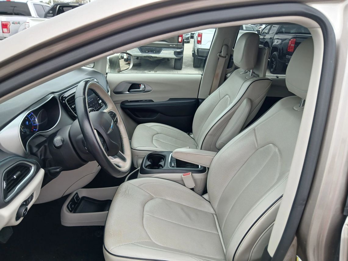 2018 Chrysler Pacifica Hybrid Limited Minivan 4D Maitland FL