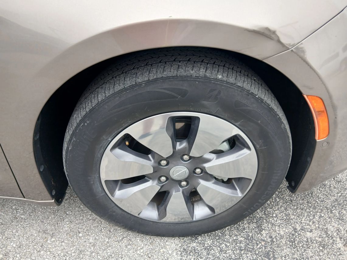 2018 Chrysler Pacifica Hybrid Limited Minivan 4D Maitland FL