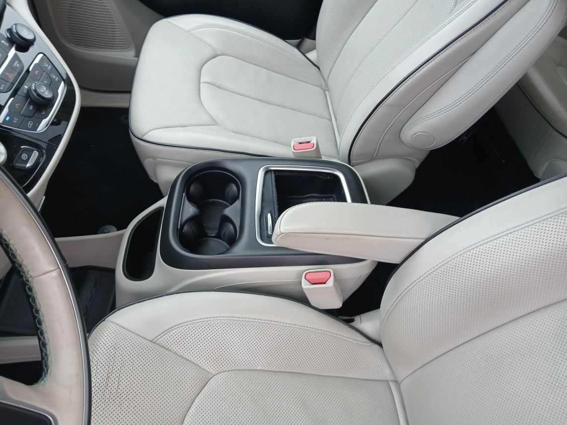 2018 Chrysler Pacifica Hybrid Limited Minivan 4D Maitland FL