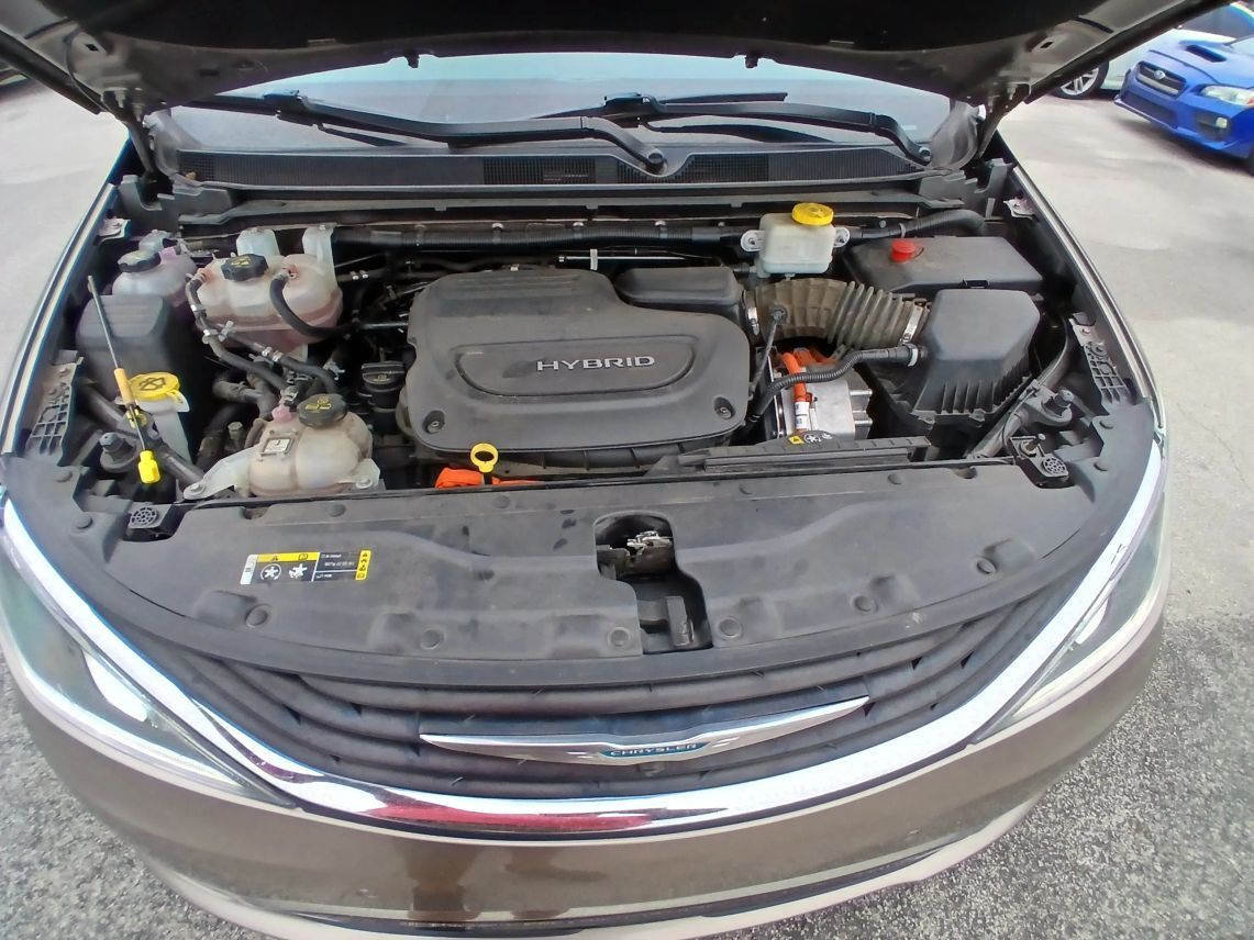 2018 Chrysler Pacifica Hybrid Limited Minivan 4D Maitland FL