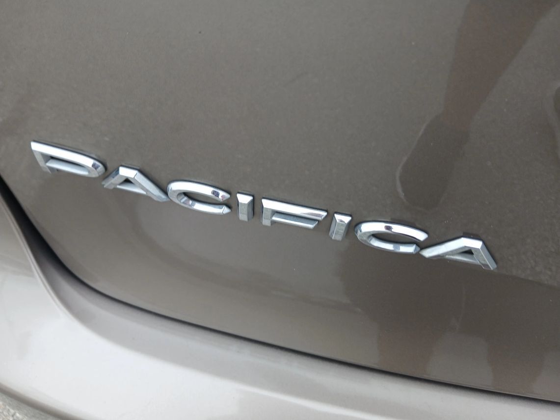 2018 Chrysler Pacifica Hybrid Limited Minivan 4D Maitland FL