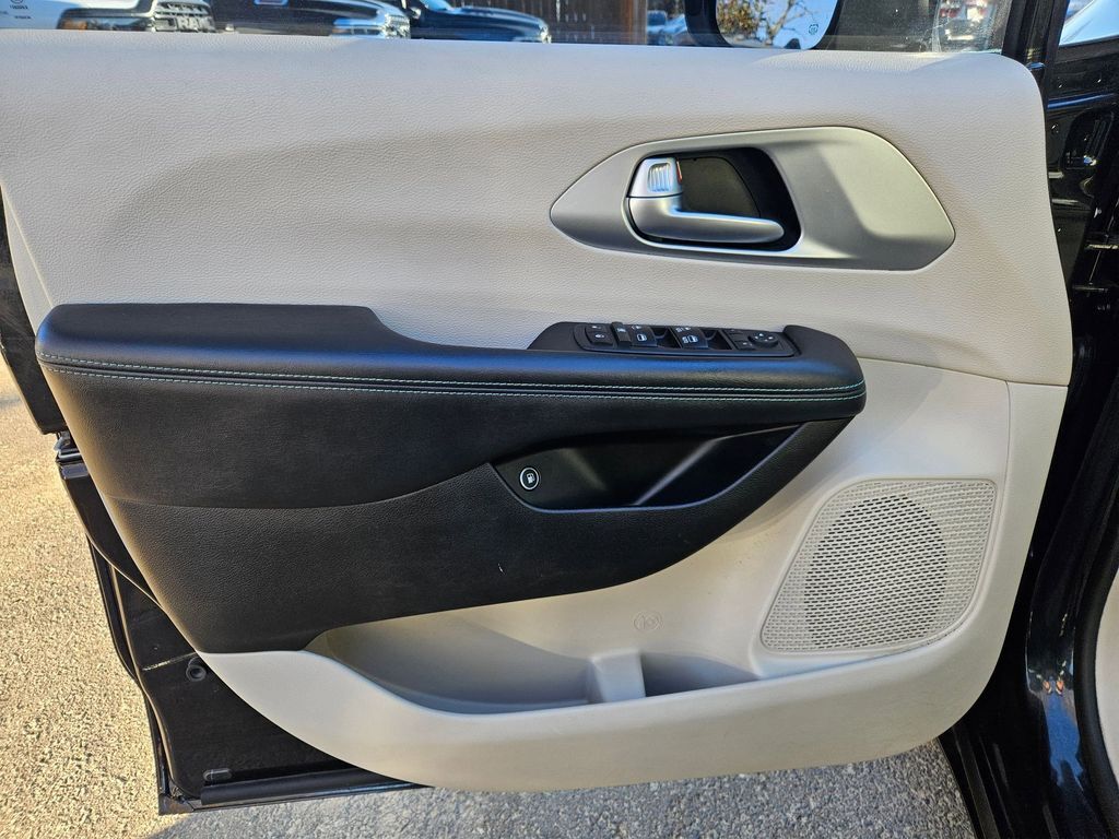 2018 Chrysler Pacifica Hybrid Touring L Gresham OR