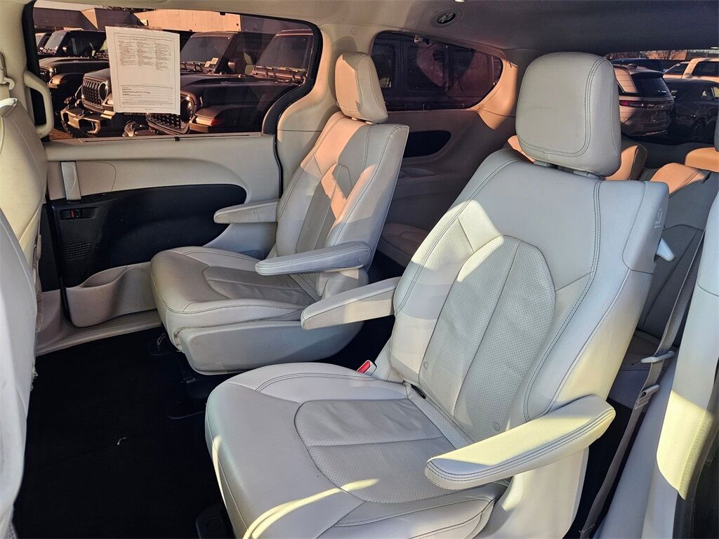 2018 Chrysler Pacifica Hybrid Touring L Gresham OR